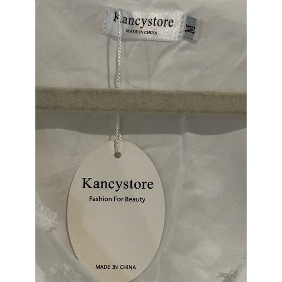 New Women’s pearl Button tie Swiss Dot White flowy V-Neck Size M romantic boho - Picture 2 of 9